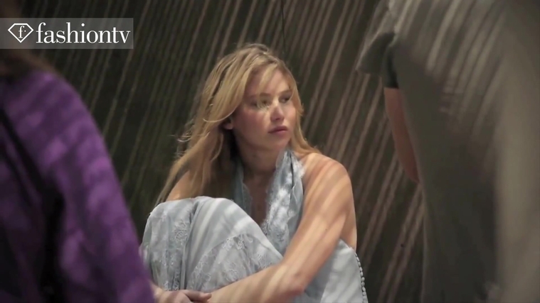 Marie_Claire_UK_28226029_5BBehind_the_Scenes5D.jpg