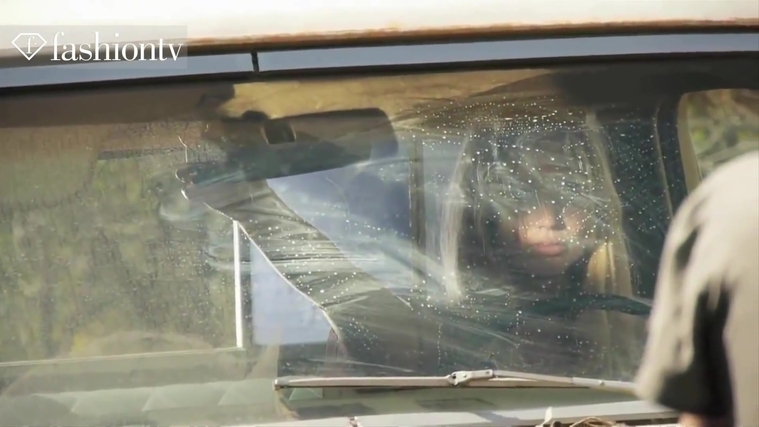 Marie_Claire_UK_28254129_5BBehind_the_Scenes5D.jpg