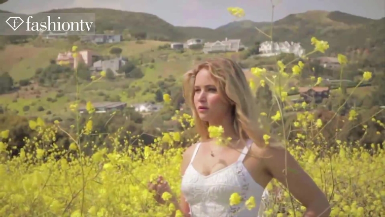 Marie_Claire_UK_28262629_5BBehind_the_Scenes5D.jpg