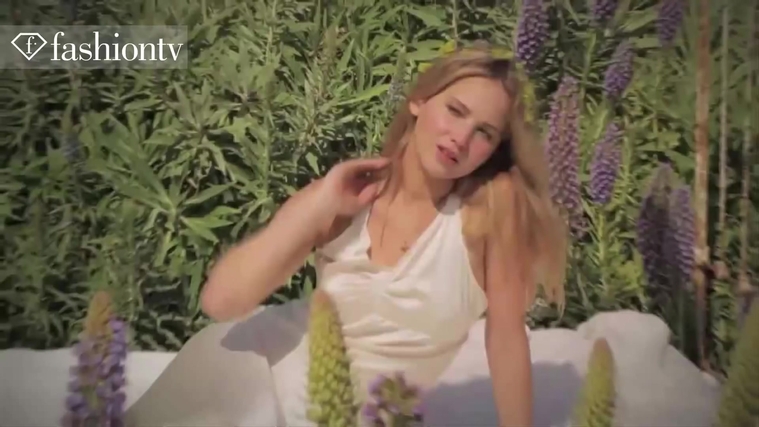 Marie_Claire_UK_28265329_5BBehind_the_Scenes5D.jpg
