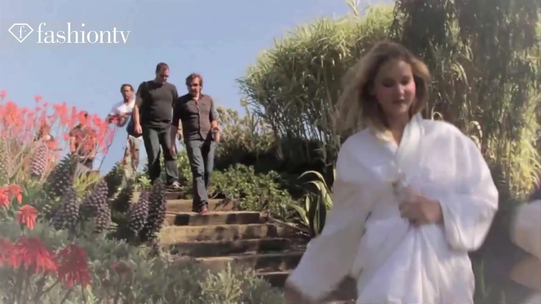 Marie_Claire_UK_28270829_5BBehind_the_Scenes5D.jpg