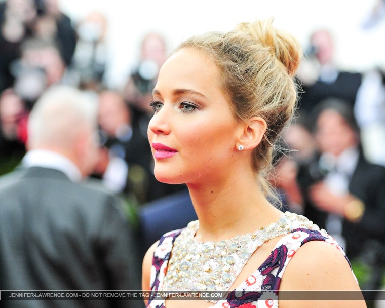 May_4_-_Met_Gala__China_Through_the_Looking_Glass__5BRed_Carpet5D_2817529.jpg