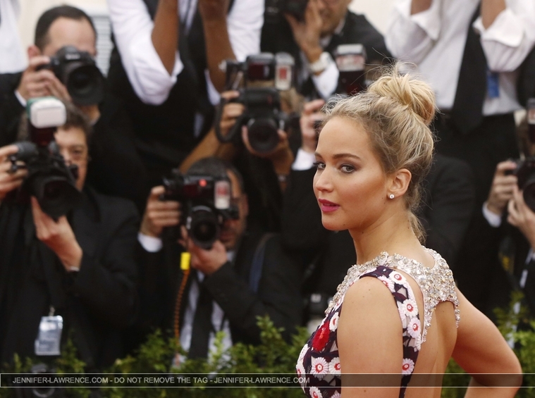May_4_-_Met_Gala__China_Through_the_Looking_Glass__5BRed_Carpet5D_2817629.jpg
