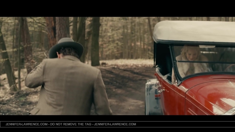 Serena_clip_-_Bradley_Cooper___Jennifer_Lawrence_042.jpg