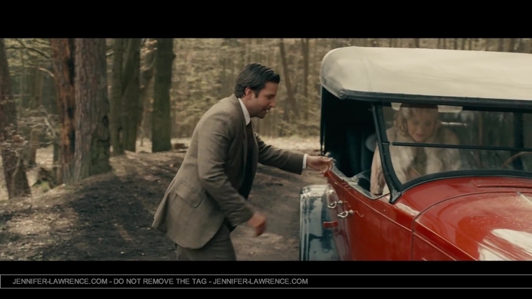 Serena_clip_-_Bradley_Cooper___Jennifer_Lawrence_047.jpg
