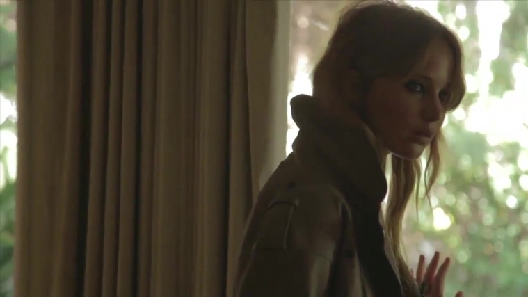 Vogue_Italia_28December_201229_5BBehind_the_Scenes5D_281229~0.jpg