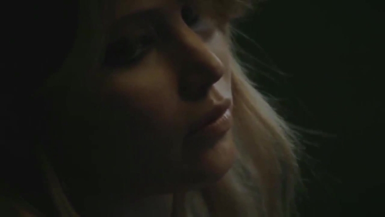 Vogue_Italia_28December_201229_5BBehind_the_Scenes5D_284929~0.jpg
