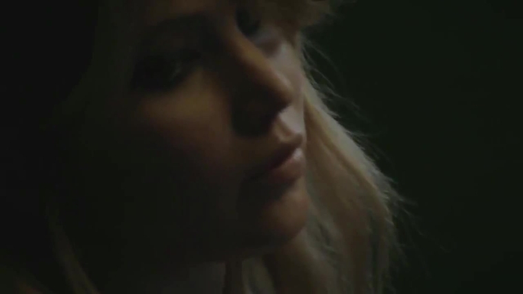 Vogue_Italia_28December_201229_5BBehind_the_Scenes5D_285129~0.jpg