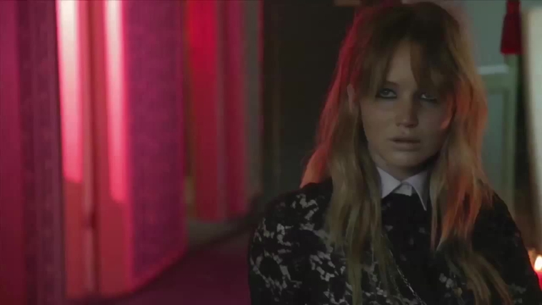 Vogue_Italia_28December_201229_5BBehind_the_Scenes5D_286429~0.jpg