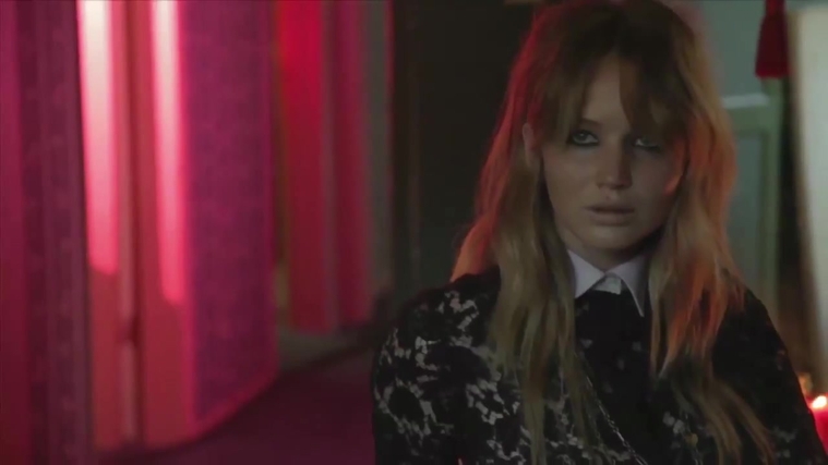 Vogue_Italia_28December_201229_5BBehind_the_Scenes5D_286529~0.jpg
