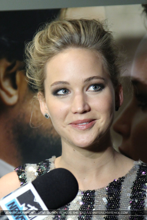 XS_March_21_-_Attends_a_screening_of___Serena___281129.JPG