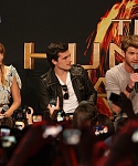 March_3_-_The_Hunger_Games_Mall_Tour_in_L_2812929.jpg