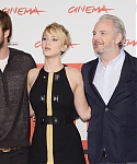 November_14_-_The_Hunger_Games_Catching_Fire_Photocall_in_Rome_2814329.jpg